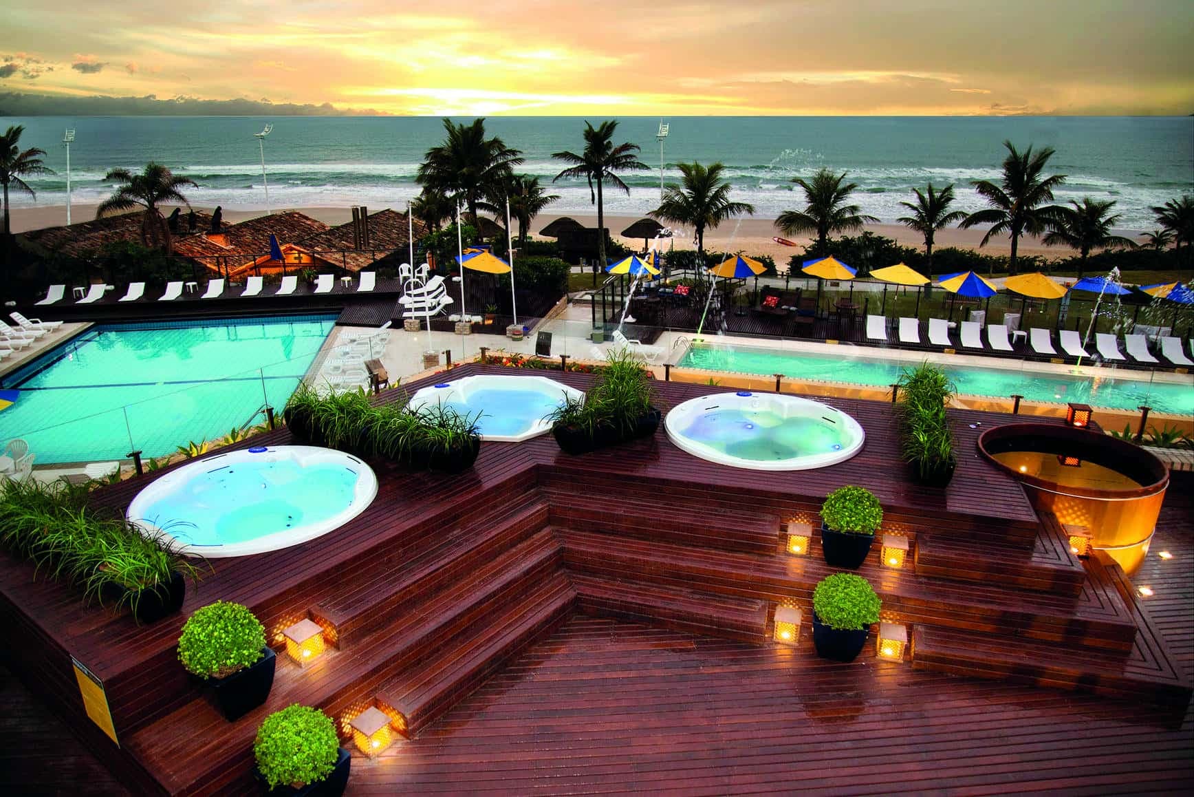 Estrutura de lazer completa e piscinas aquecidas.