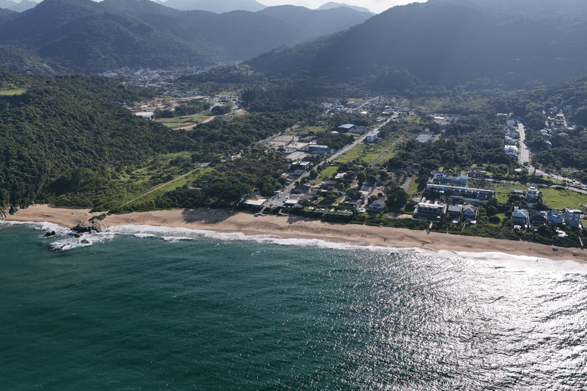 Praia do Estaleirinho: um tesouro escondido em Balneário Camboriú