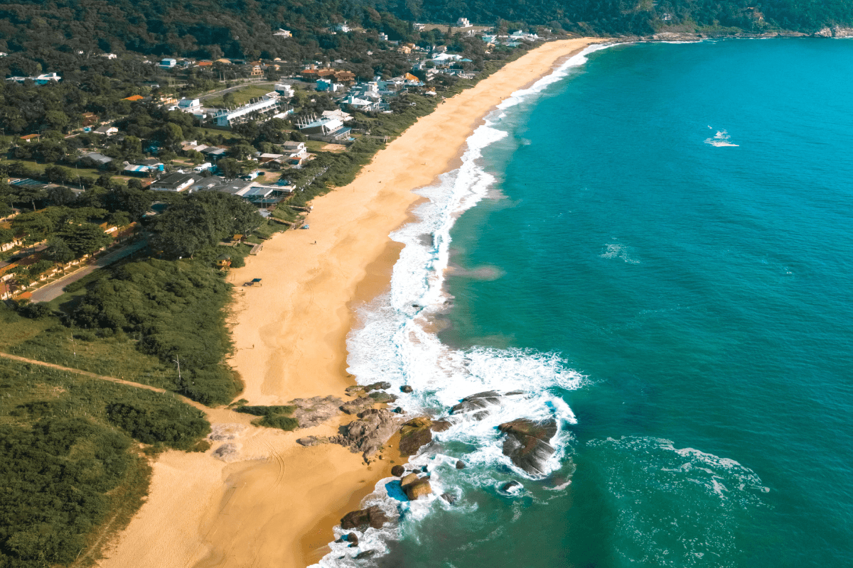 Conheça Balneário Camboriú e o Estaleirinho